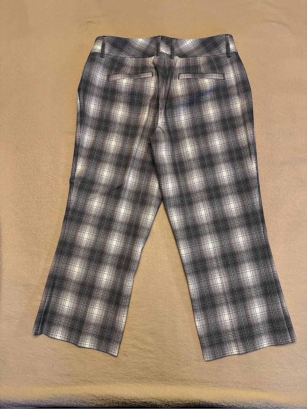 Plaid Wide Leg Pants in Gray & White Like New